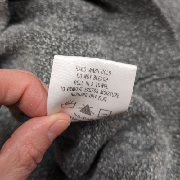 Woolrich Snowflake Sweater - Picture 8 of 11